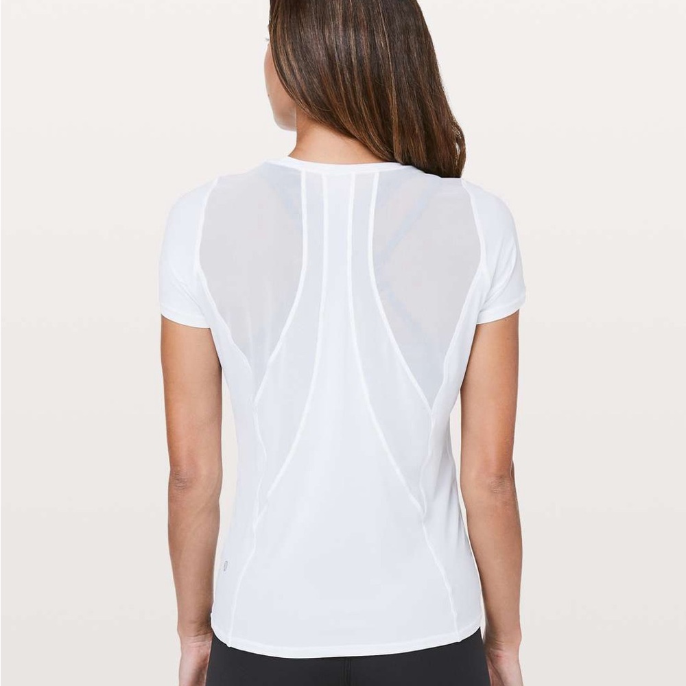 Lululemon Seek The Heat Short Sleeve
White Size 4